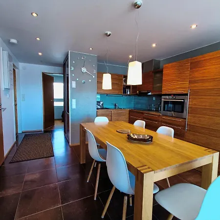 The Peak House Apartment Syote
