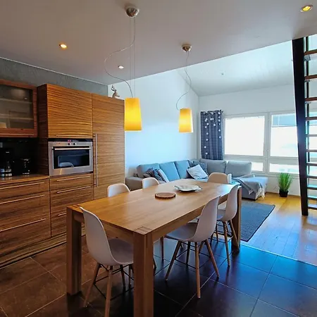 The Peak House Apartment *
