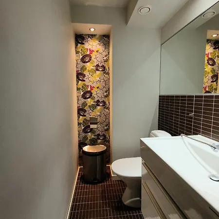 The Peak House Apartment *